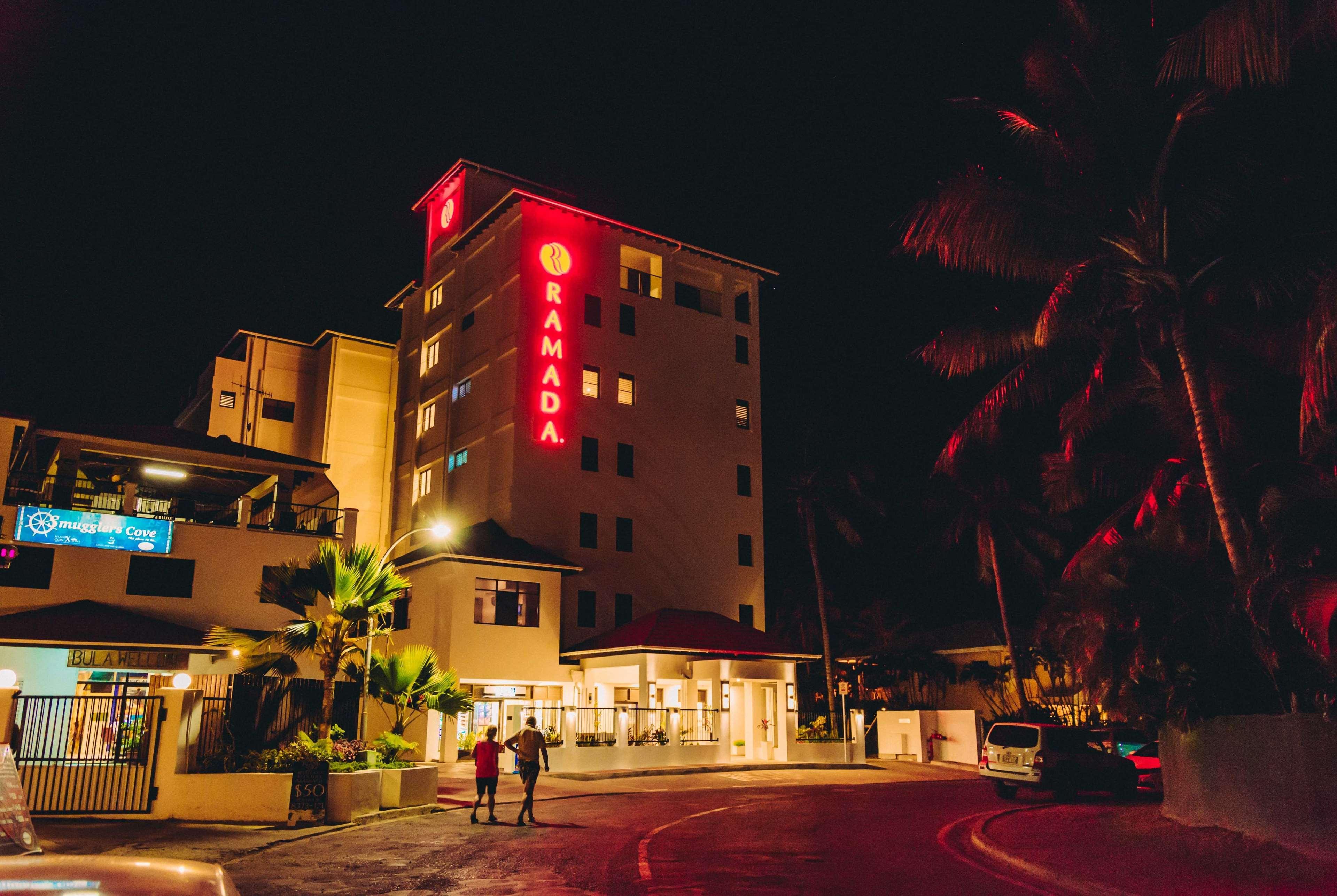 Ramada Suites By Wyndham Wailoaloa Beach Fiji Nadi Esterno foto