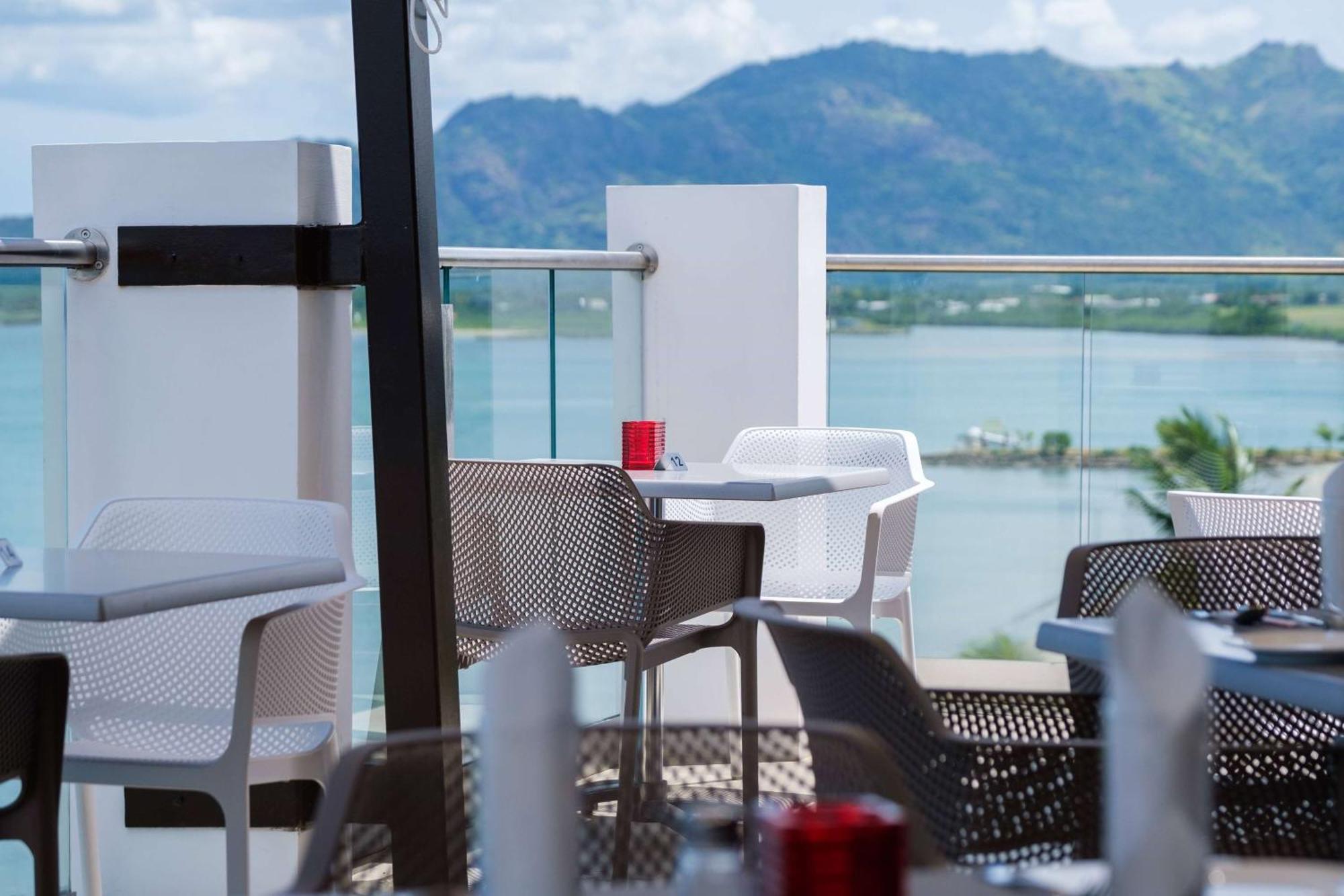 Ramada Suites By Wyndham Wailoaloa Beach Fiji Nadi Esterno foto