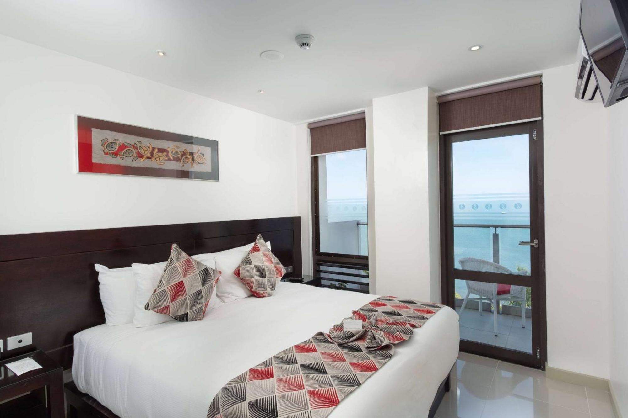 Ramada Suites By Wyndham Wailoaloa Beach Fiji Nadi Esterno foto