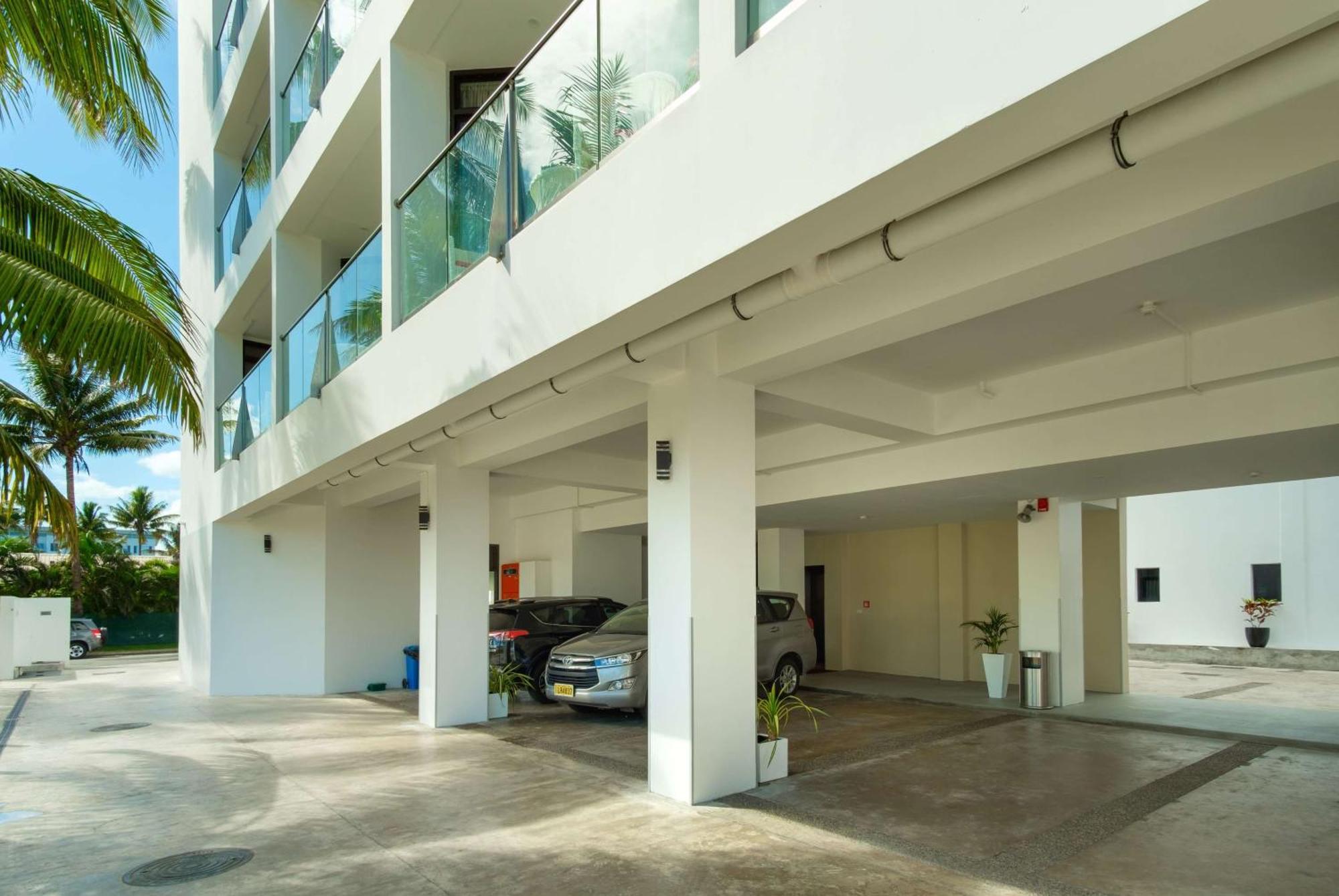 Ramada Suites By Wyndham Wailoaloa Beach Fiji Nadi Esterno foto