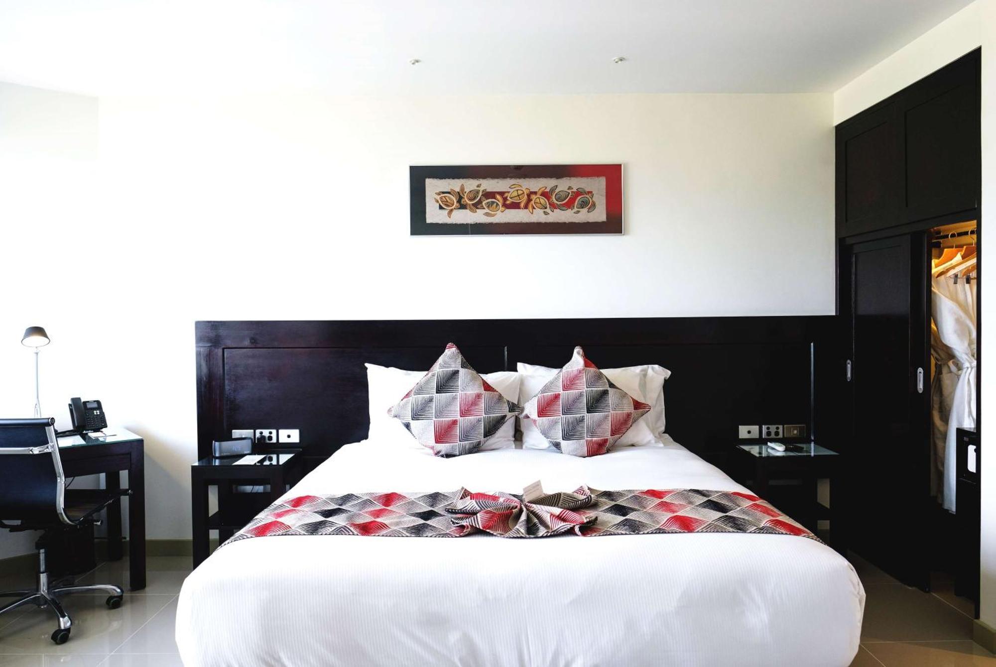 Ramada Suites By Wyndham Wailoaloa Beach Fiji Nadi Esterno foto