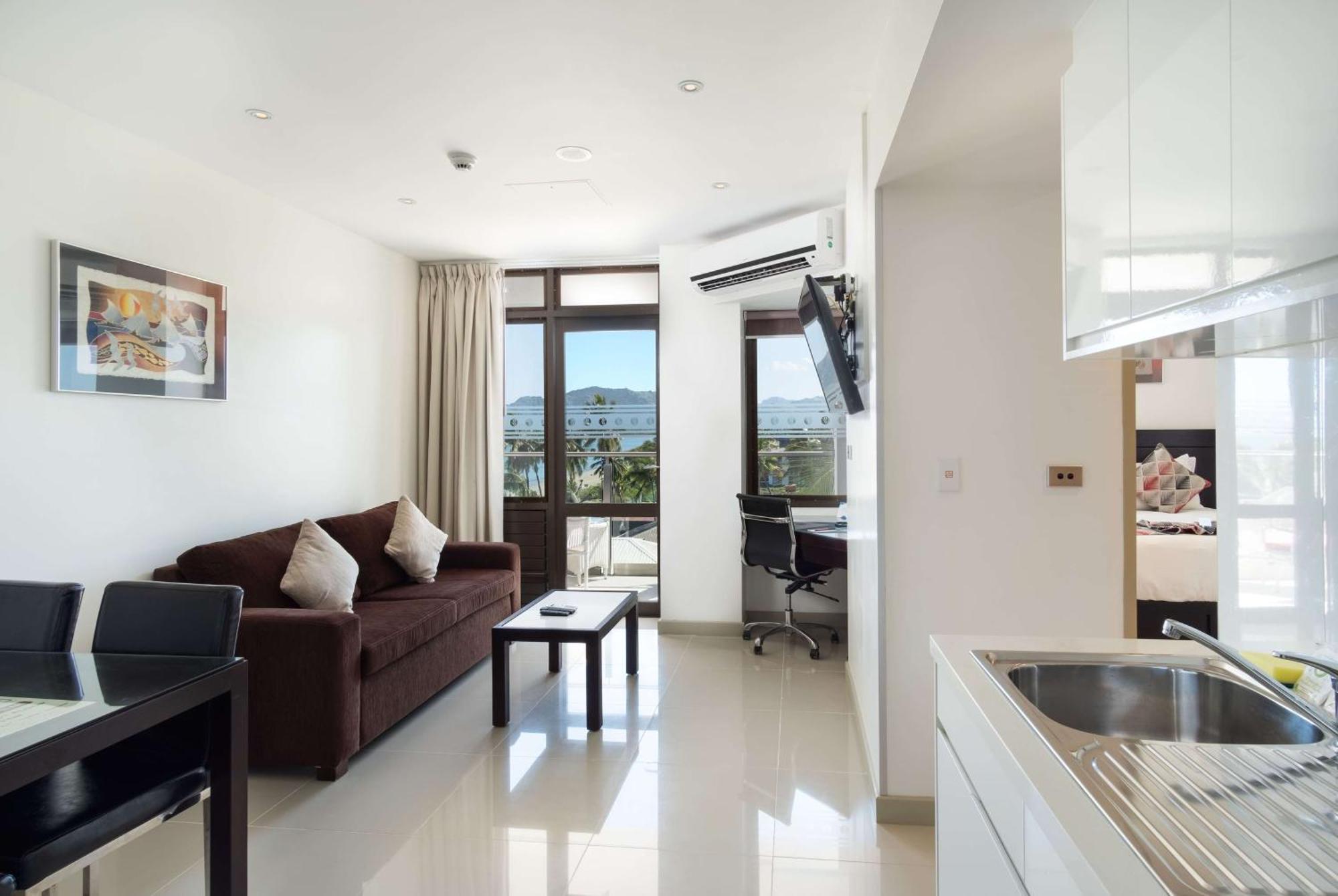 Ramada Suites By Wyndham Wailoaloa Beach Fiji Nadi Esterno foto