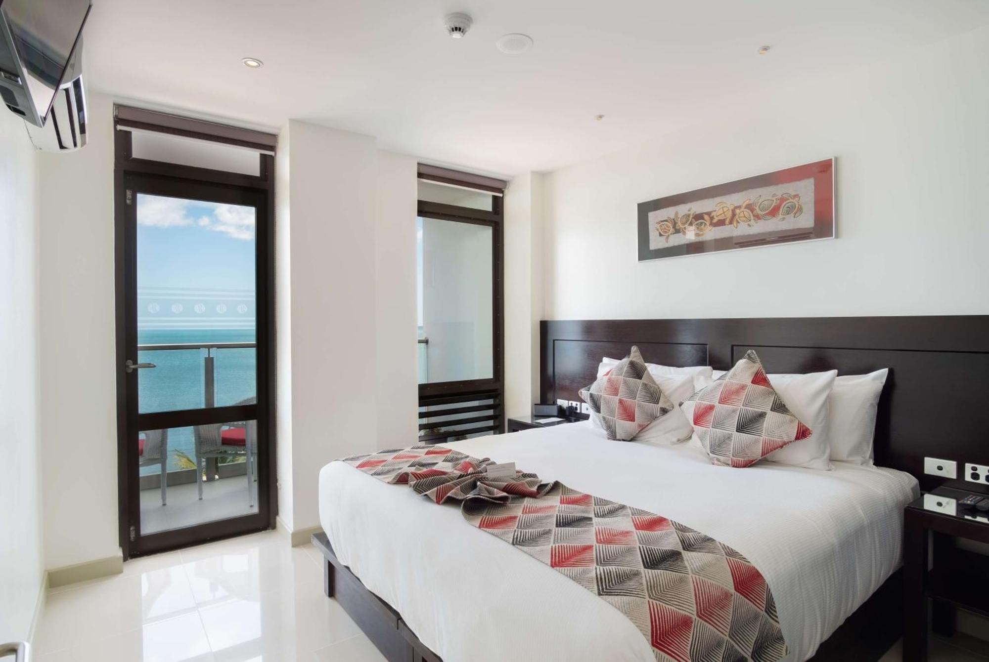 Ramada Suites By Wyndham Wailoaloa Beach Fiji Nadi Esterno foto