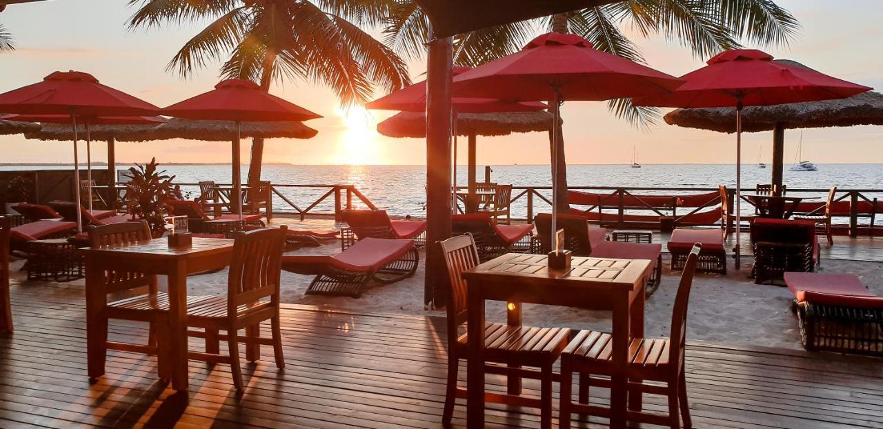 Ramada Suites By Wyndham Wailoaloa Beach Fiji Nadi Esterno foto